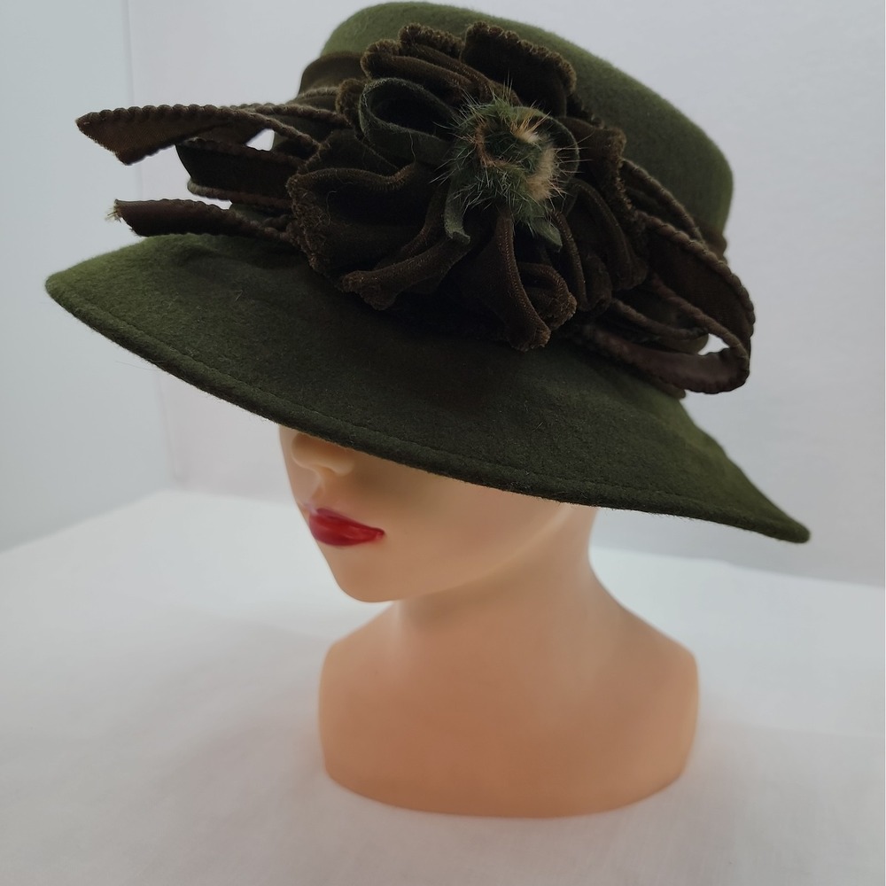Galliano Sorbatti Italian Wool Felt Vintage Style Forest Green Hat Velvet Bow